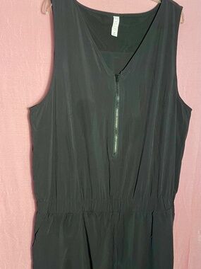 Skirted romper Wm's sz XL